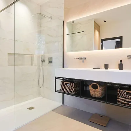 Deva - 5 Bedrooms - Heated Pool Villa Cannes