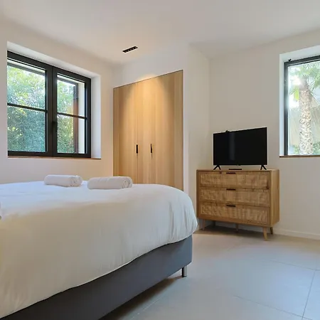 Deva - 5 Bedrooms - Heated Pool Канны