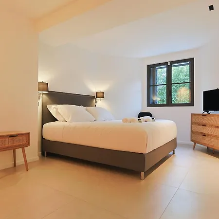 Вилла Deva - 5 Bedrooms - Heated Pool