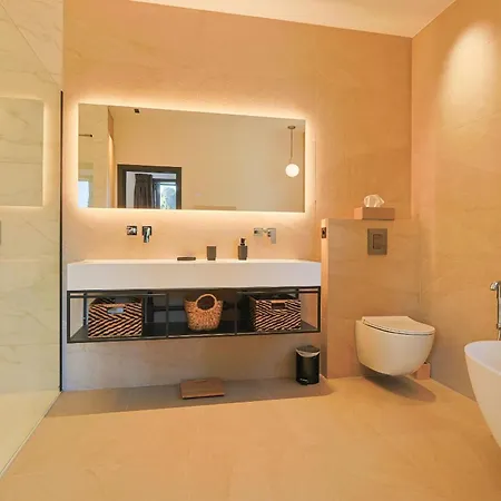 Villa Deva - 5 Bedrooms - Heated Pool *