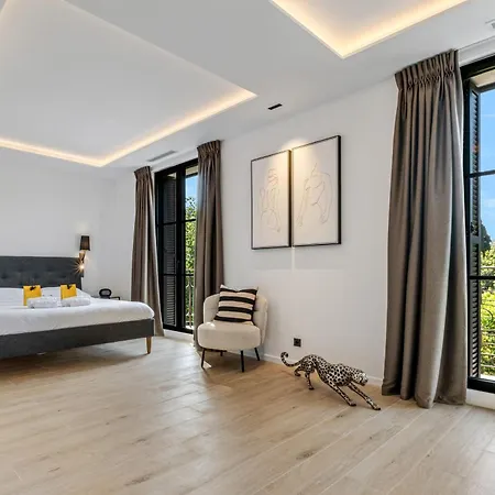 Deva - 5 Bedrooms - Heated Pool Villa Cannes
