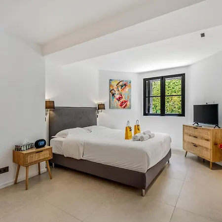 Deva - 5 Bedrooms - Heated Pool *