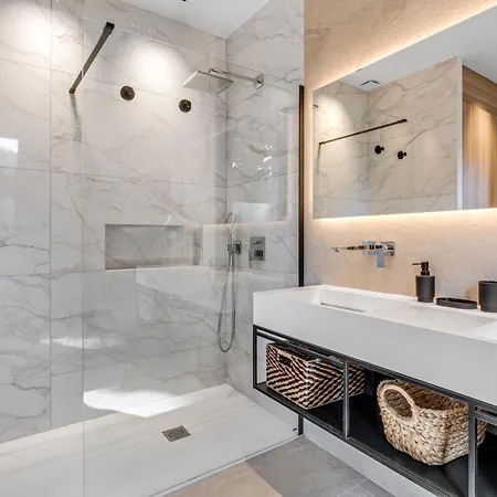 Deva - 5 Bedrooms - Heated Pool *