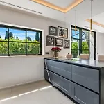 Villa Deva - 5 Bedrooms - Heated Pool