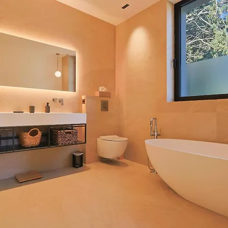 Deva - 5 Bedrooms - Heated Pool * 戛纳